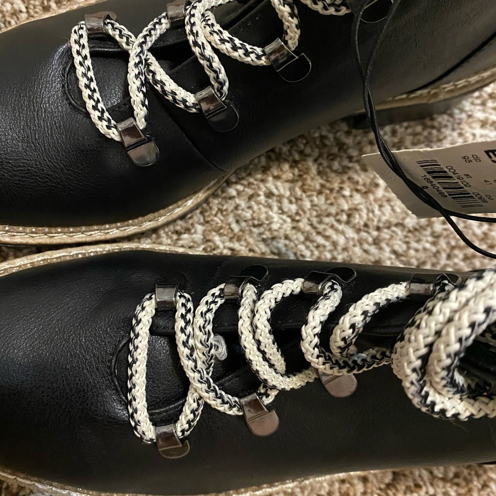 ๐๐๏ธ Express Boots - Picture 6 of 6
